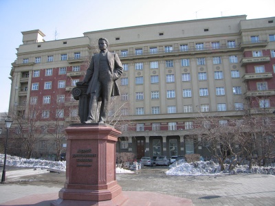 Памятник архитектору А.Д. Крячкову